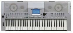 Yamaha PSR S550